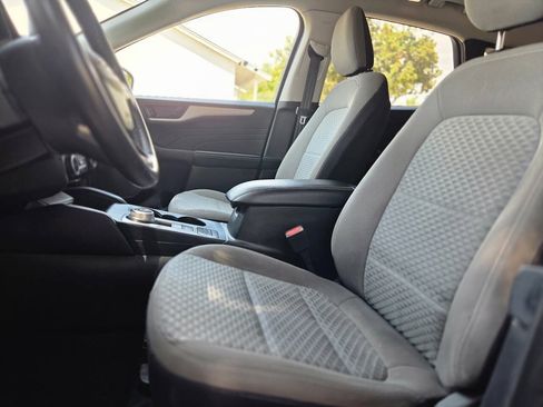 Used 2022 Ford Escape SE w/ Convenience Package FWD image 30