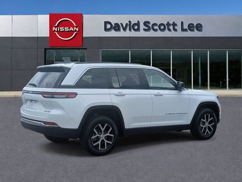 Used 2025 Jeep Grand Cherokee Limited RWD image 7