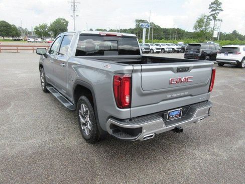 New 2025 GMC Sierra 1500 SLT image 7