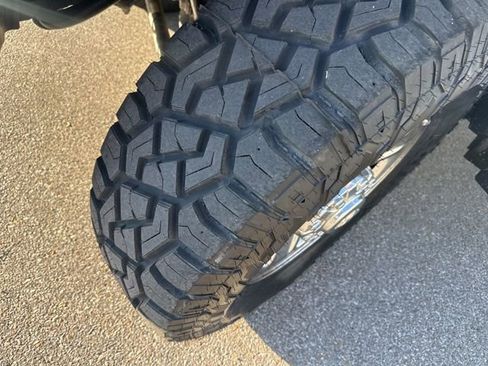 Used 2024 RAM 2500 Tradesman w/ Chrome Appearance Group image 32