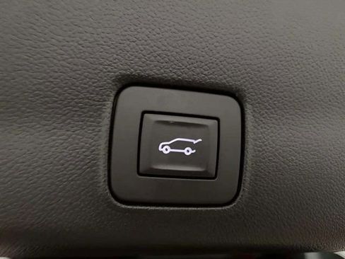 Used 2025 Chevrolet TrailBlazer RS w/ Convenience Package image 8