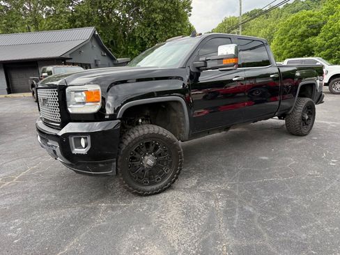 Used 2016 GMC Sierra 2500 Denali w/ Duramax Plus Package AWD/4WD image 35