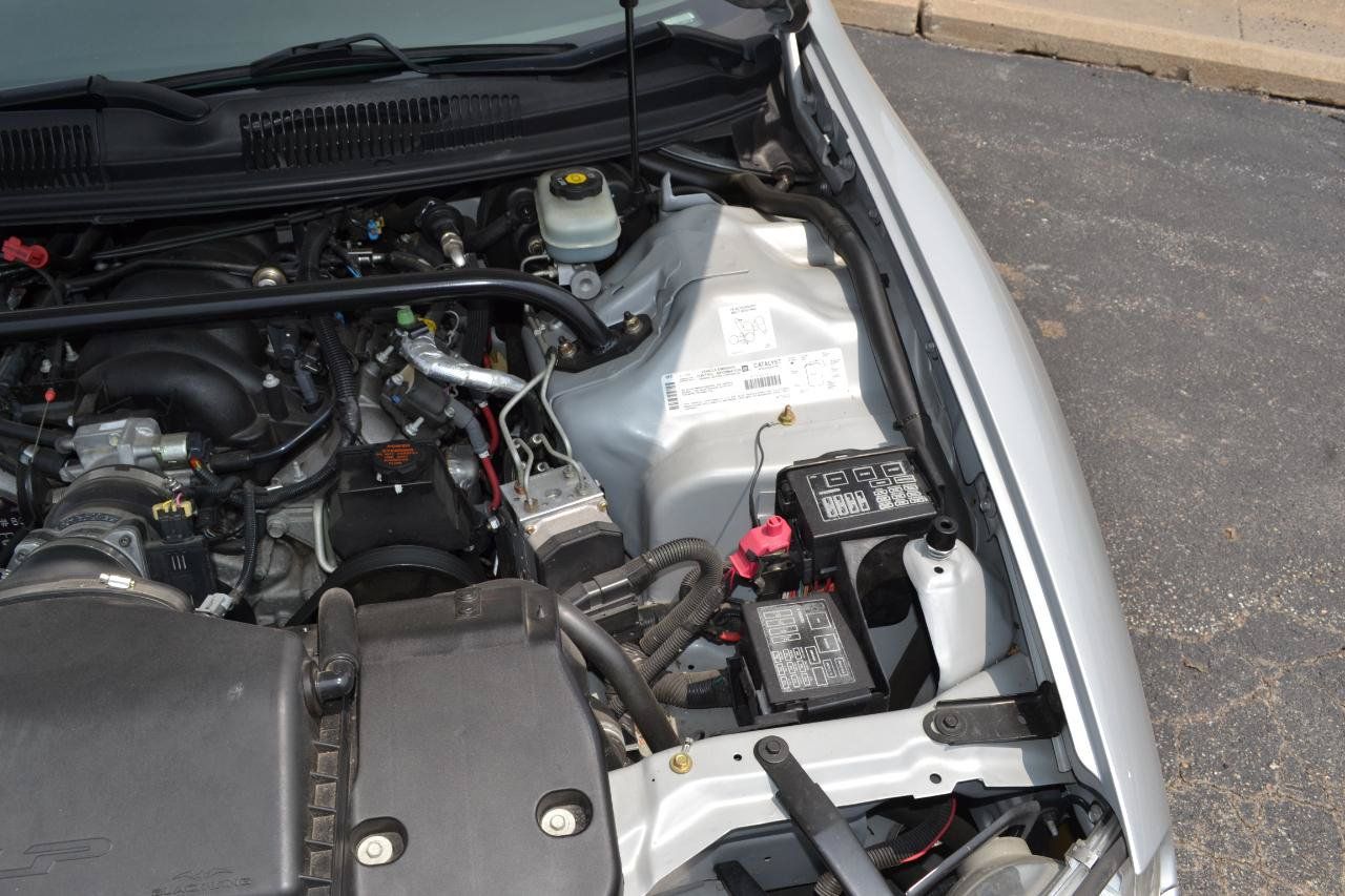 Used 2002 Chevrolet Camaro Z28 w/ SS Performance/Appearance Pkg RWD image 44
