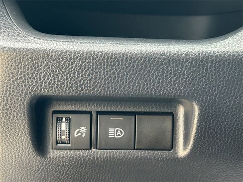 Used 2020 Toyota RAV4 LE image 23