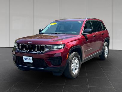 Used 2022 Jeep Grand Cherokee Laredo w/ Luxury Tech Group I