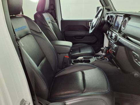 Used 2023 Jeep Wrangler Unlimited Rubicon 4xe w/ Steel Bumper Group image 9