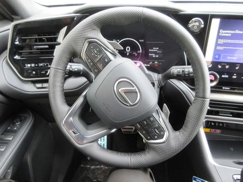 New 2025 Lexus TX 500h AWD image 34