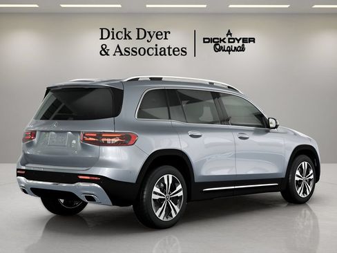 Used 2026 Mercedes-Benz GLB 250 image 10