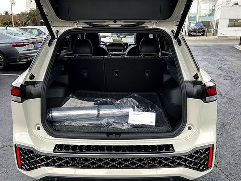 New 2026 Volkswagen Tiguan SE R-Line image 25