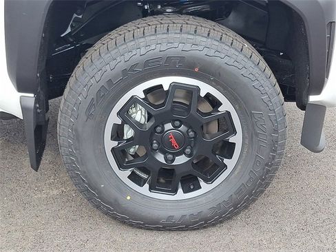 New 2025 Toyota Tacoma TRD Off-Road image 8