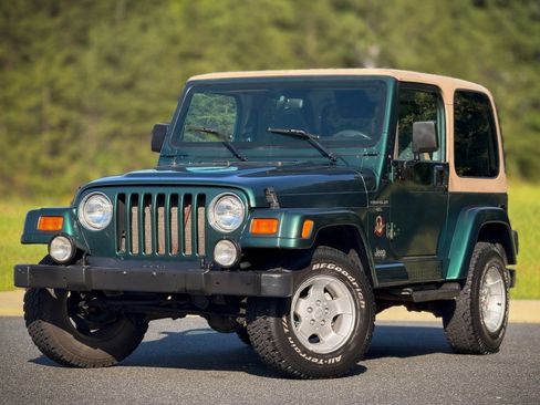 Used 2000 Jeep Wrangler Sahara AWD/4WD image 2