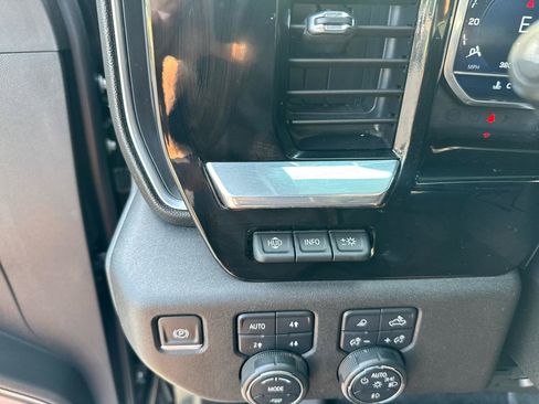 Used 2024 Chevrolet Silverado 2500 High Country w/ High Country Premium Package AWD/4WD image 15