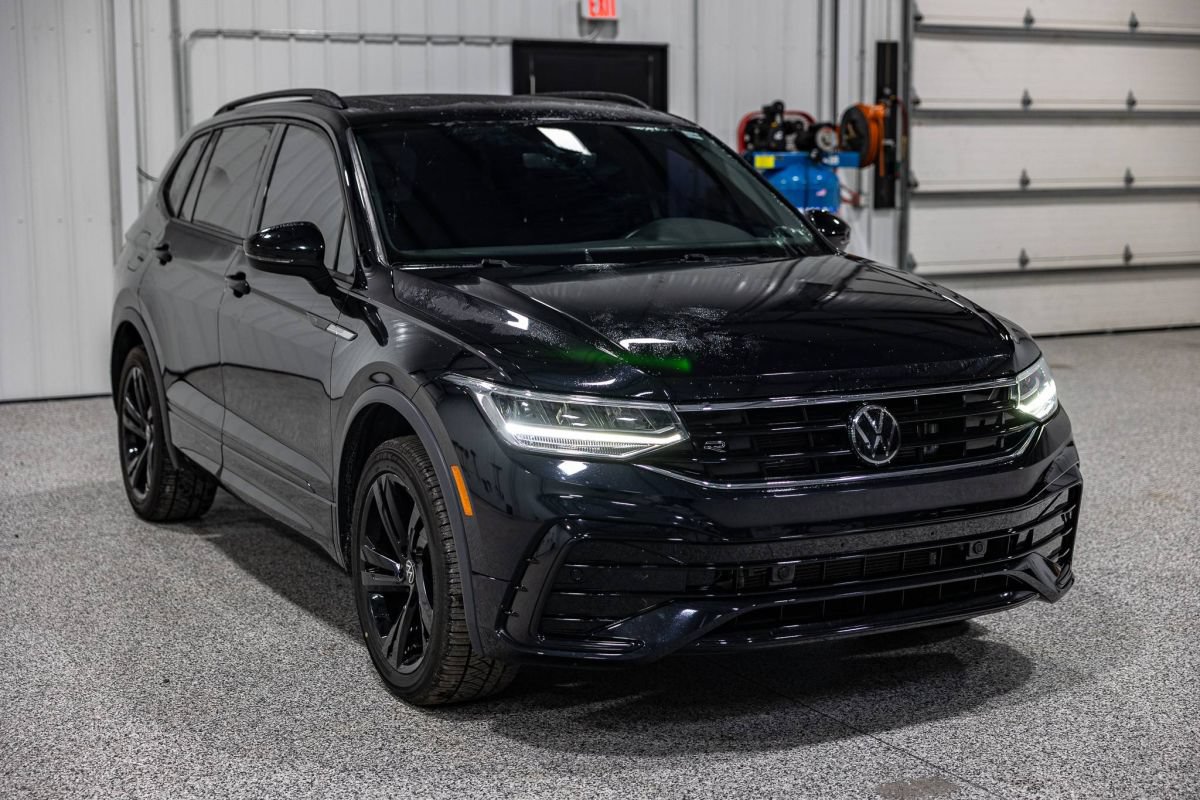 Used 2023 Volkswagen Tiguan SE R-Line FWD image 6