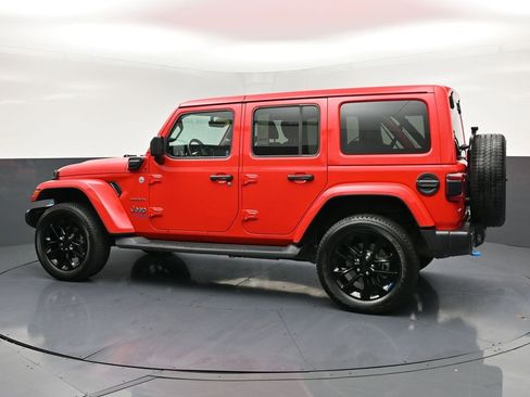 Used 2022 Jeep Wrangler Unlimited Sahara w/ Cold Weather Group image 28