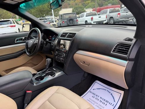 Used 2016 Ford Explorer XLT w/ Equipment Group 202A FWD image 30