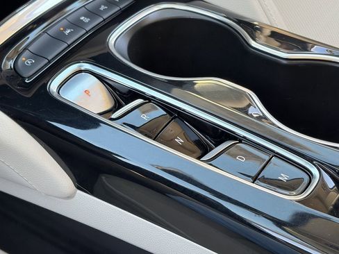 Used 2023 Buick Envision Avenir image 29