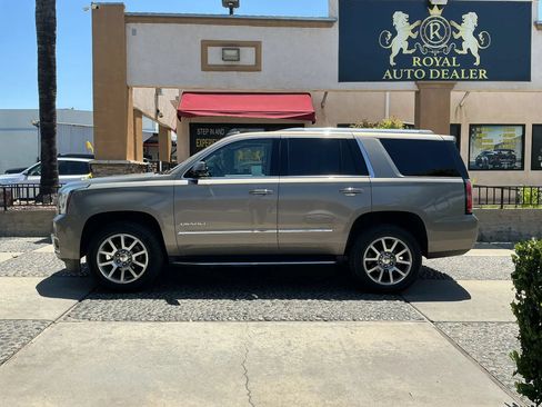Used 2019 GMC Yukon Denali AWD/4WD image 8