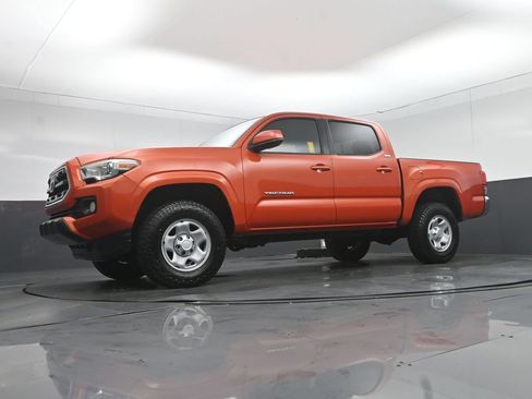 Used 2016 Toyota Tacoma SR5 w/ Towing Package RWD image 53