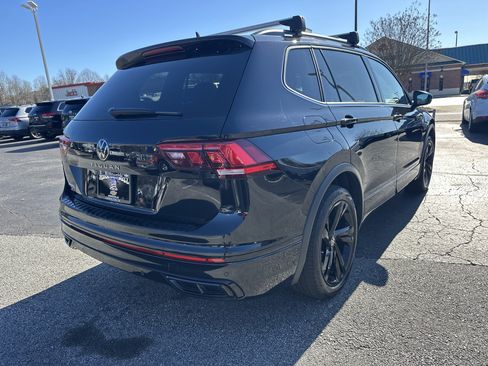 Used 2023 Volkswagen Tiguan SE R-Line image 8