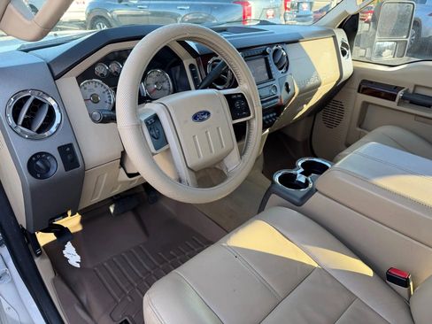 Used 2010 Ford F350 Lariat image 5