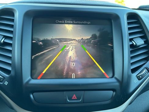 Certified 2016 Jeep Cherokee Limited image 13