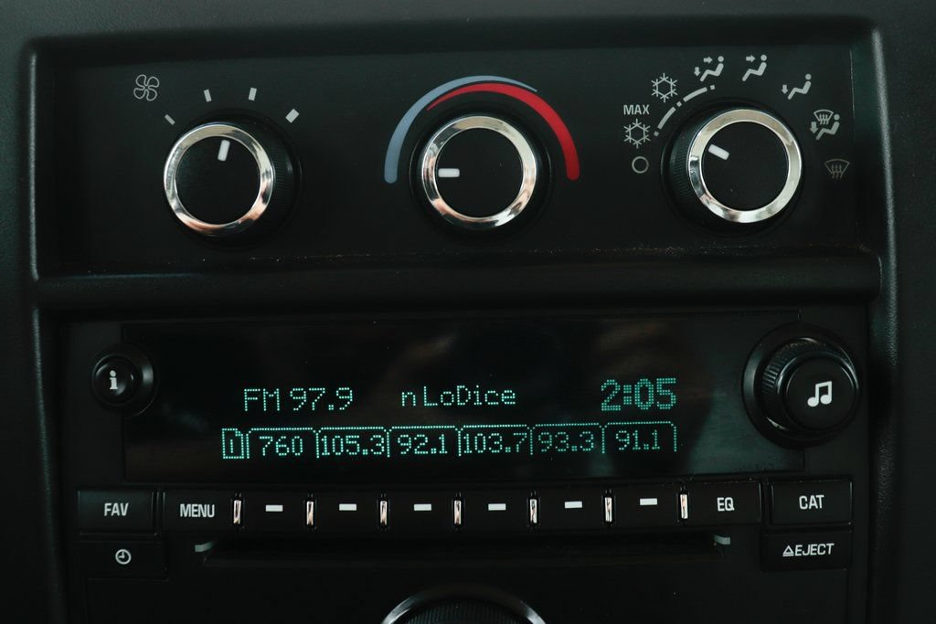 Used 2015 Chevrolet Express 4500 RWD image 34
