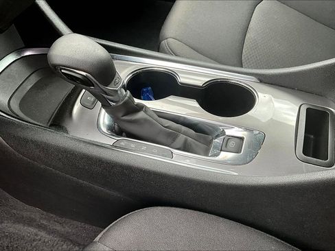 Used 2024 Chevrolet Malibu LT image 16