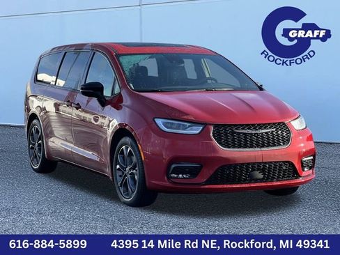 New 2026 Chrysler Pacifica Select FWD image 1