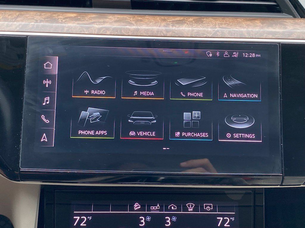 Used 2019 Audi e-tron Prestige w/ Prestige Package AWD/4WD image 29