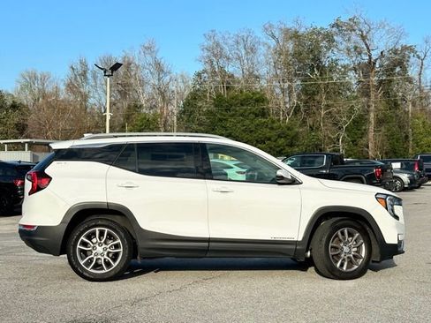 Used 2024 GMC Terrain SLT image 5