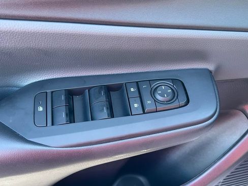Certified 2024 Toyota Prius LE FWD image 10