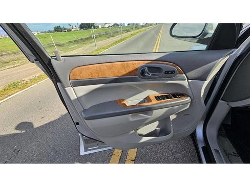 Used 2009 Buick Enclave CXL w/ Entertainment Package #4 image 37