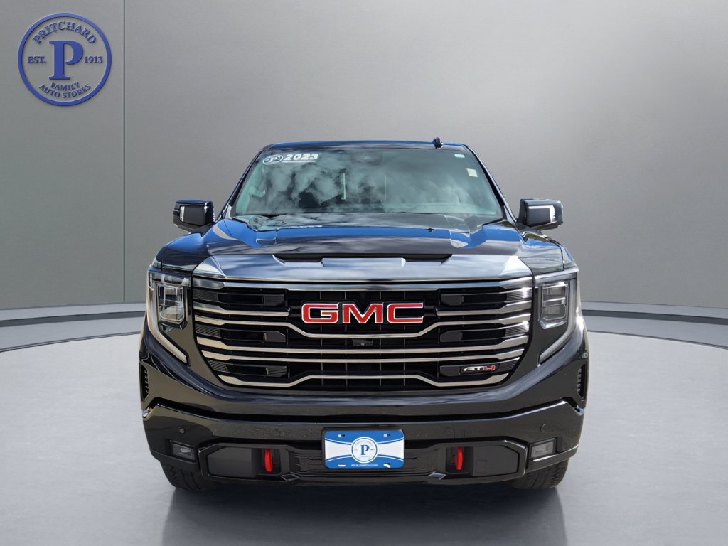 Used 2023 GMC Sierra 1500 AT4 w/ AT4 Premium Package AWD/4WD image 2