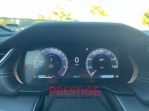 Used 2024 Jeep Grand Cherokee Laredo AWD/4WD image 35