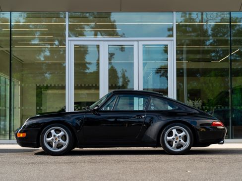 Used 1996 Porsche 911 Carrera Coupe image 9