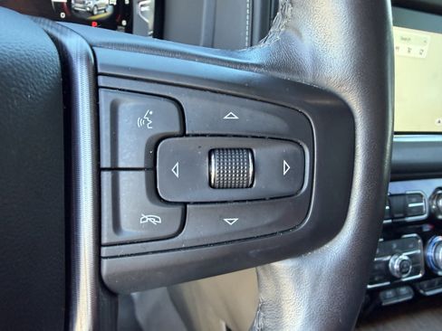 Used 2023 GMC Yukon Denali Ultimate image 32