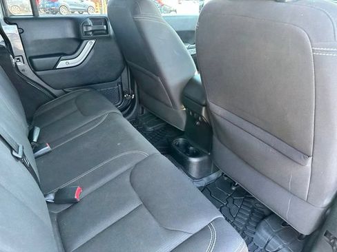 Used 2017 Jeep Wrangler Unlimited Sahara AWD/4WD image 22