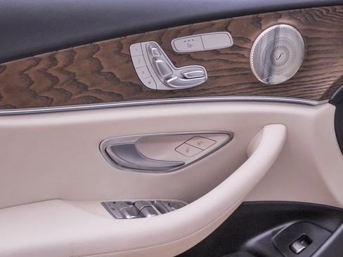 Used 2022 Mercedes-Benz E 350 Sedan image 31