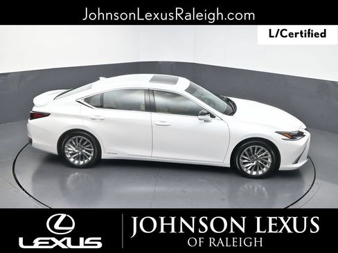 Certified 2022 Lexus ES 300h Ultra Luxury w/ Accessory Package 2 FWD image 29
