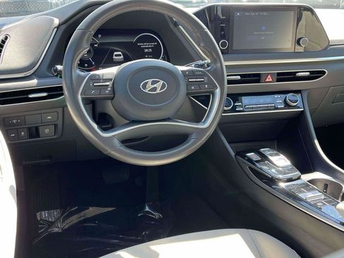 Used 2022 Hyundai Sonata SEL w/ Convenience Package FWD image 2