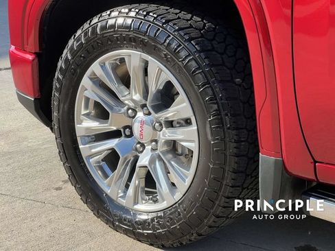 Used 2023 GMC Sierra 1500 Denali w/ Technology Package AWD/4WD image 7