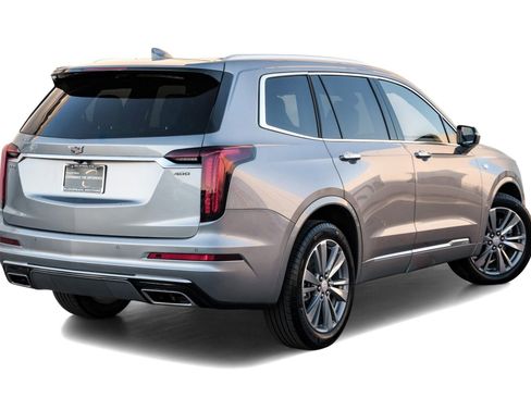 Used 2025 Cadillac XT6 Premium Luxury image 7