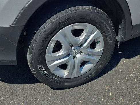 Used 2015 Toyota RAV4 LE FWD image 5