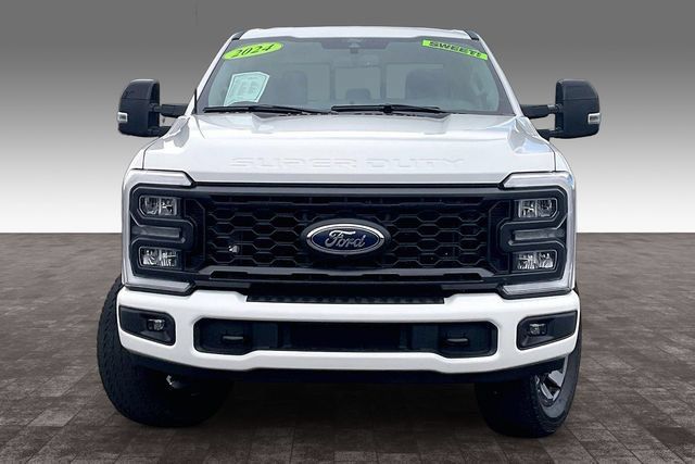 Used 2024 Ford F250 Lariat w/ Sport Appearance Package AWD/4WD image 3
