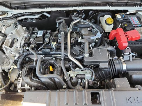 Used 2026 Nissan Kicks SR w/ SR Premium Package FWD image 10