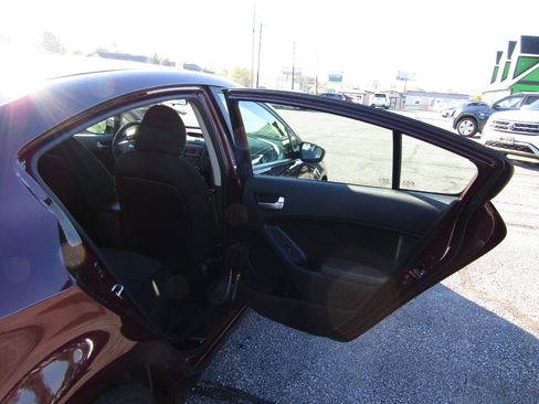 Used 2018 Kia Forte LX image 21