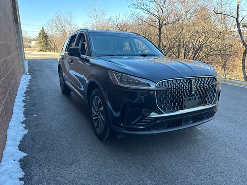 Used 2025 Lincoln Aviator AWD w/ Equipment Group 101A image 9