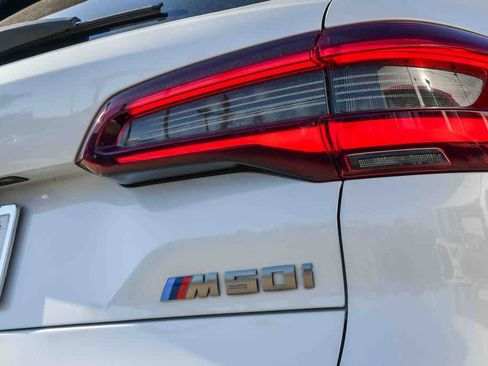 Used 2022 BMW X5 M50i w/ Executive Package image 11