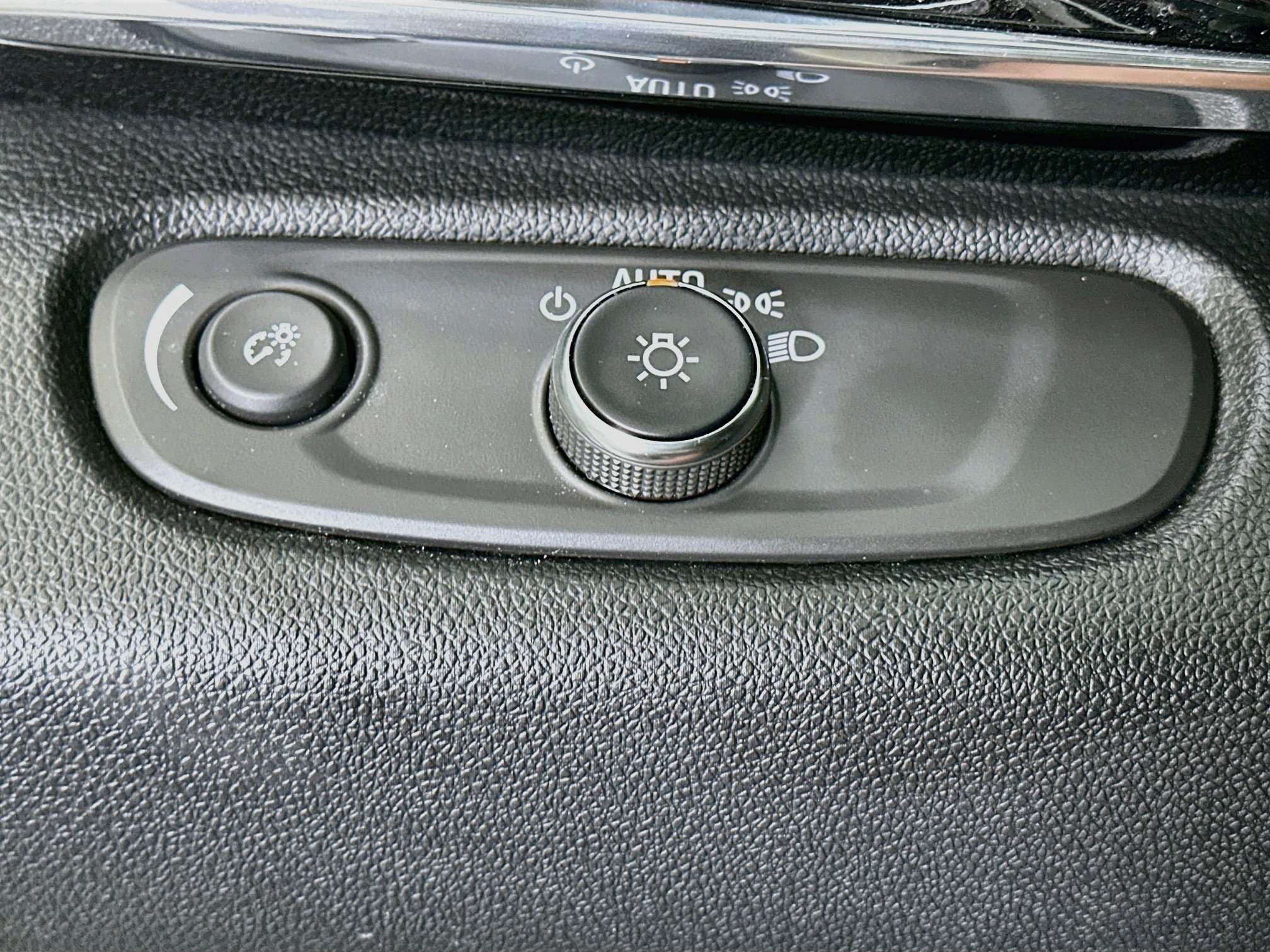 Used 2025 Buick Envista Avenir FWD image 17