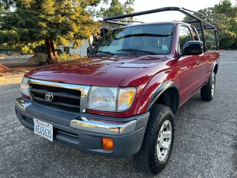 Used 2000 Toyota Tacoma PreRunner image 2